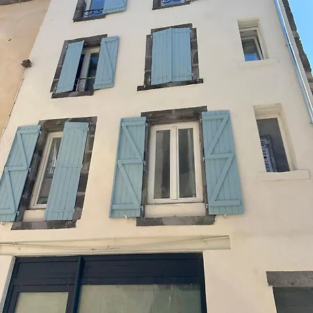 Les Pierres Terracotta Apartment