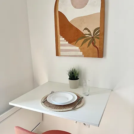 Les Pierres Terracotta Apartment